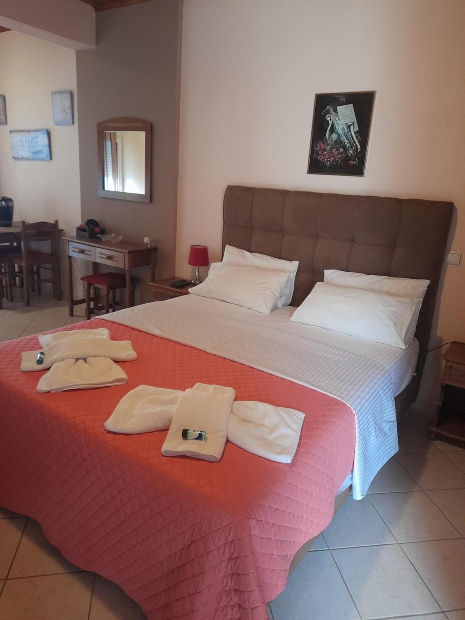 Aparthotel Delfini Akhladherí Exteriér fotografie